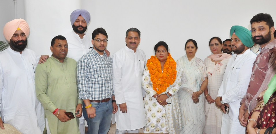 पंजाब राज्य अनुसूचित जाति आयोग की मैंबर पूनम कांगड़ा ने पद संभाला